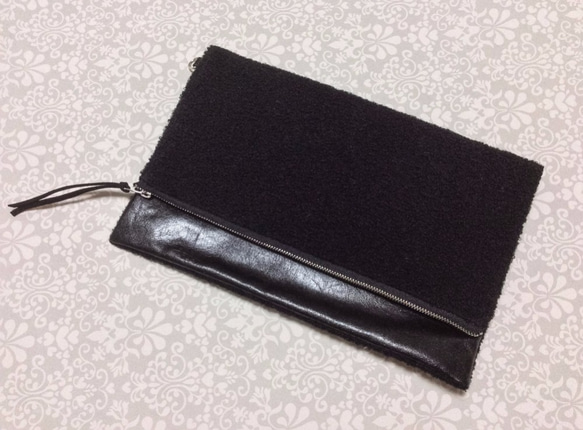 もこもこウールのクールなクラッチバッグ(clutch bag)