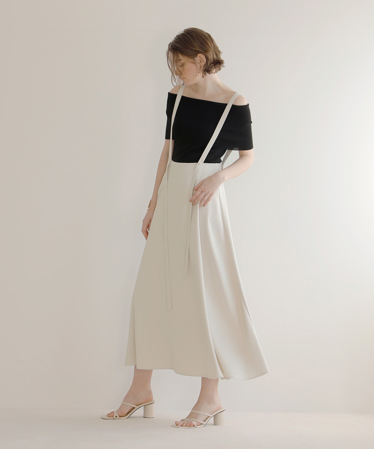 ミエリ インヴァリアント/Asymmetry Strap Flare Skirt