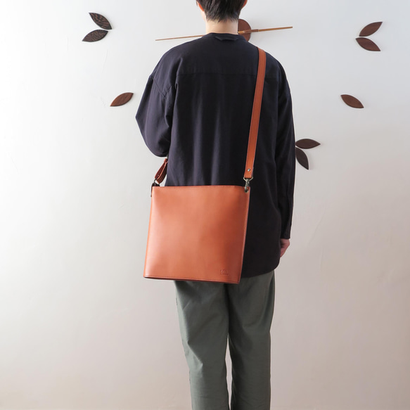 受注生産　Italian leather shoulder bag「streamline」ORANGE