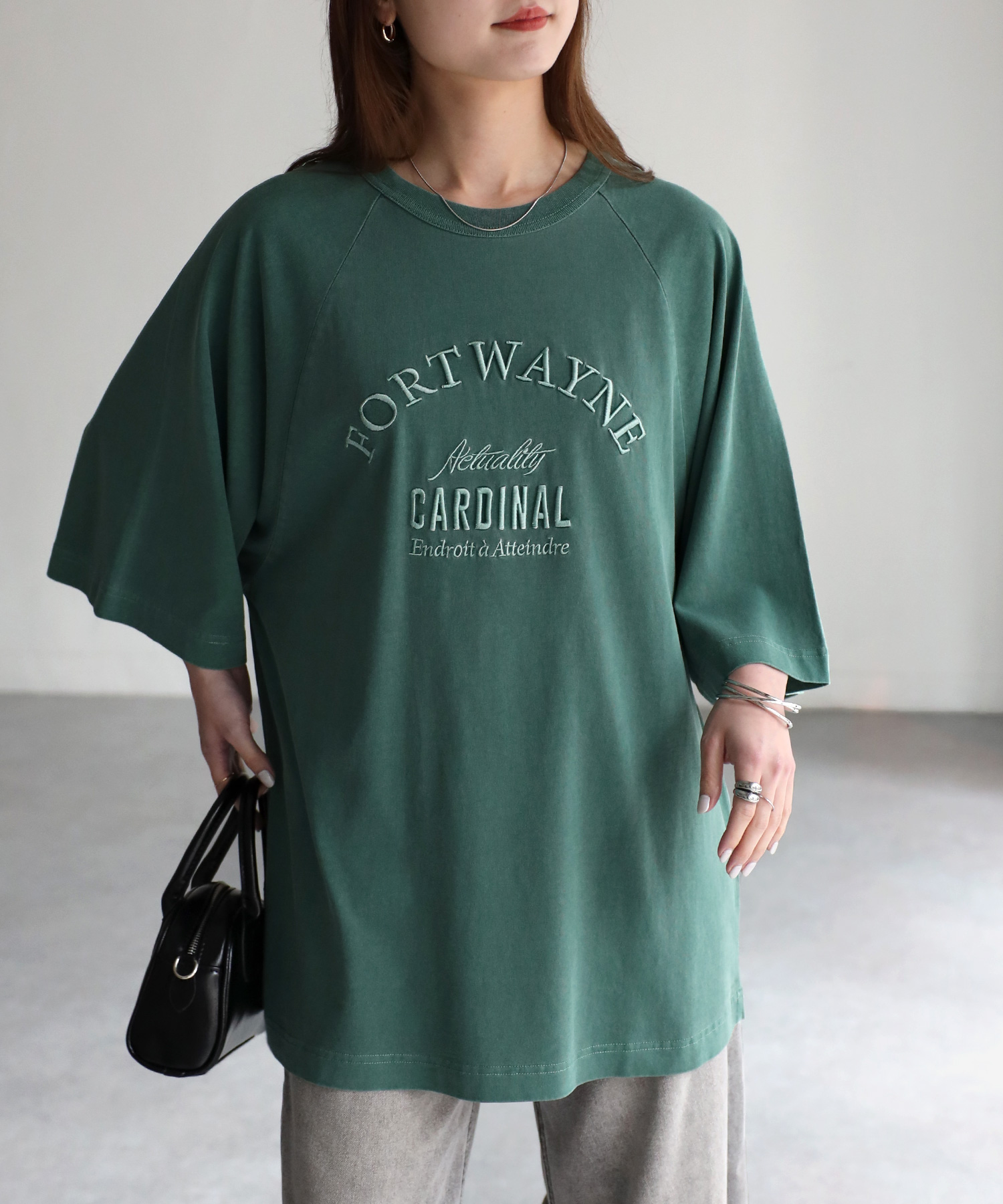 リベリー/カレッジアーチロゴ刺繍ラグランＴシャツ