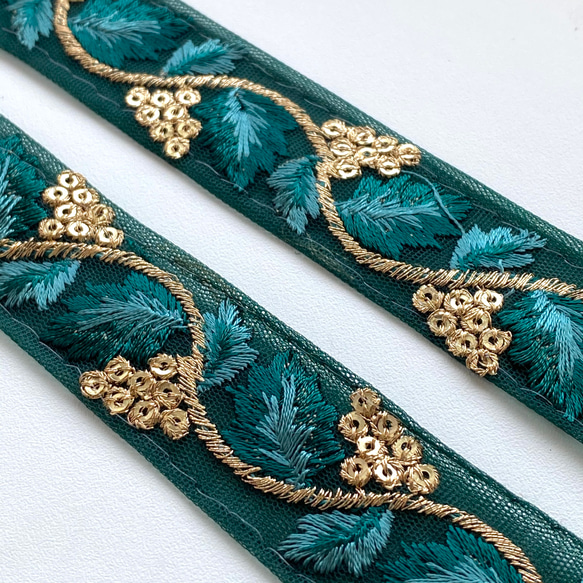 インド刺繍リボンᢂ インド刺繍/刺繍リボン/刺繍/リボン/シルク/トリム/ブレード/ジャガード/レース/チュール