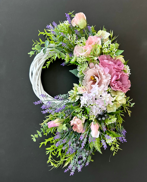 Lisianthus green wreath