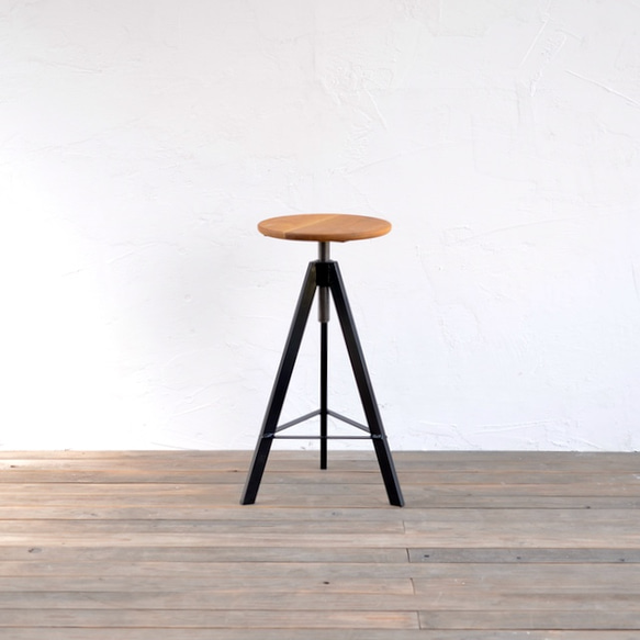 TRIPOD STOOL – HIGH / OAK