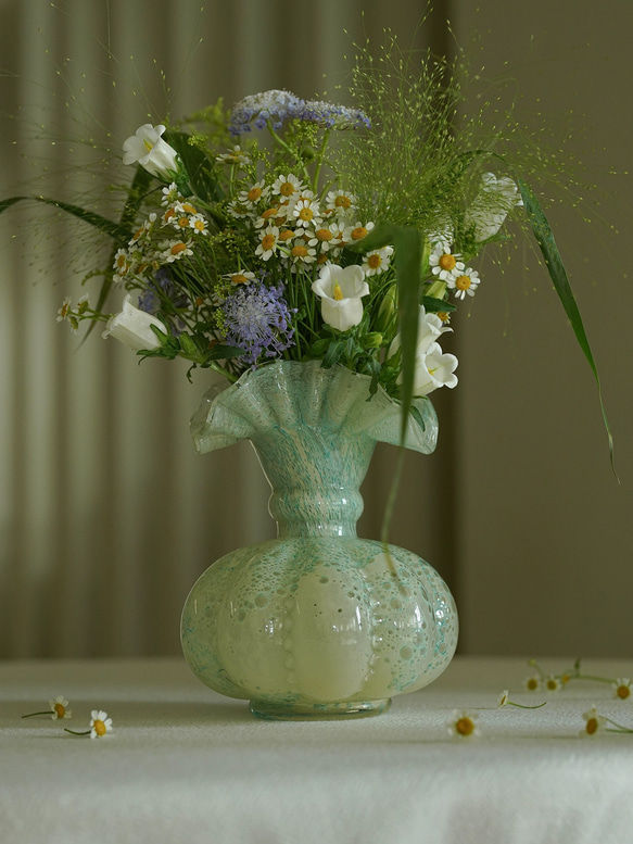 グリーンバブル  カボチャ　フェントンの花瓶