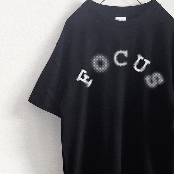 FOCUS　ピンボケ　Tシャツ（黒）