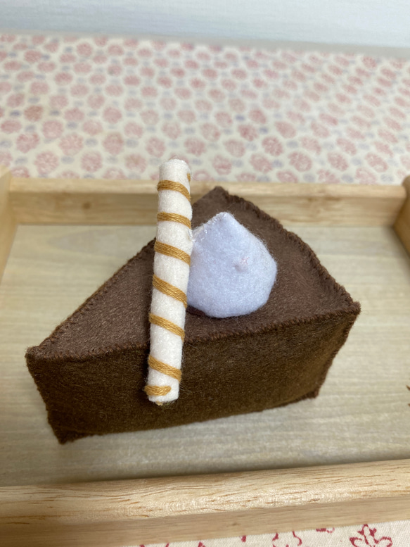 フェルト　チョコケーキ