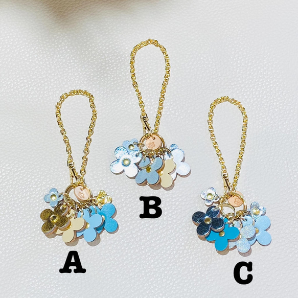 【単品販売商品】4flowersバッグチャームO(ブルーカラー)