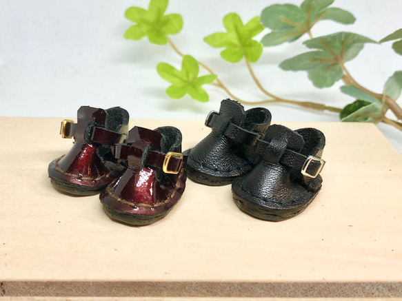 革細工　丸ストラップシューズ　一足　miniature  boots.