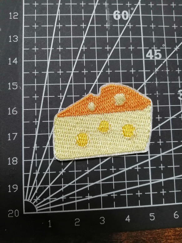 チーズ刺繍アイロンワッペン