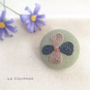 大きなお花の刺繍ブローチ(グレー)