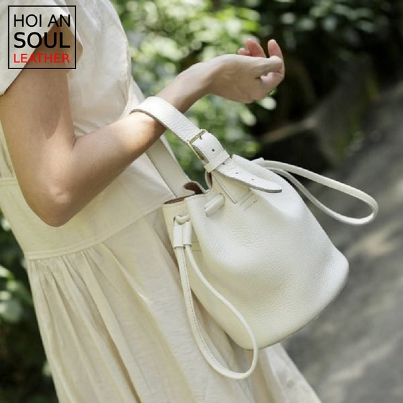 White Bucket Bag 本革 バケットバッグ 巾着バッグ レザーバッグ 3WAY 白色