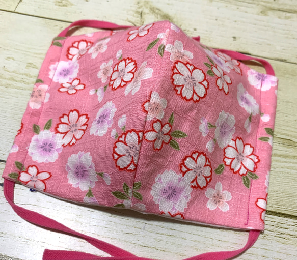 【接触冷感　クール生地】ハンドメイド　布　マスク　立体【和柄：桜】C-M301