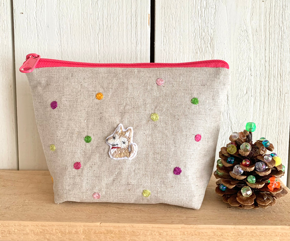 ルルちゃんのドット刺繍ポーチ