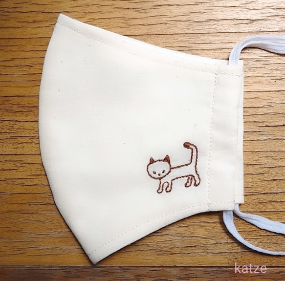 ねこ ワンポイント  刺繍 マスク