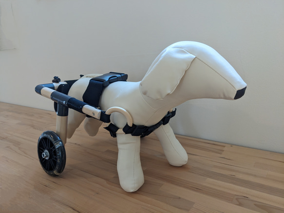 動物介護士が作る【木製の小型犬用車椅子】