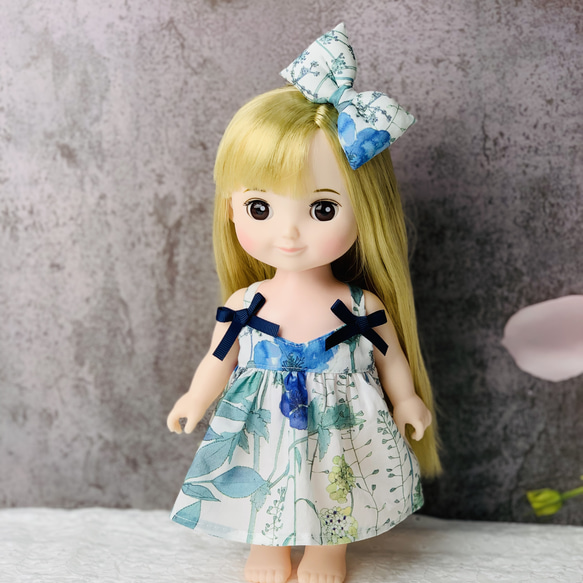 リバティ　生地使用　ドール服　26cm  ワンピース　イルマ　ブルー