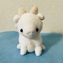 おすわりドラゴンのぬいぐるみ（ホワイト）