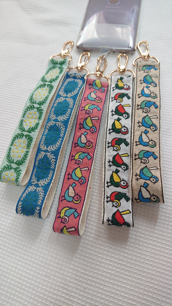 刺繍リボンのスマホハンドストラップ☆キーホルダー≪金具ゴールド≫