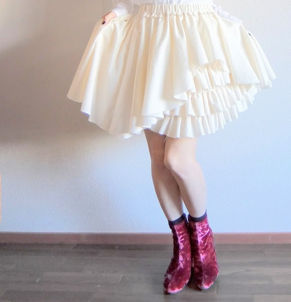 melty cream skirt