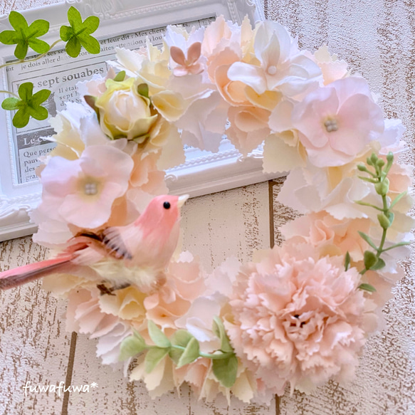 【母の日にも♪】小鳥とお花の布リース〜カーネーションと紫陽花と鳥さん〜（ピーチピンク）