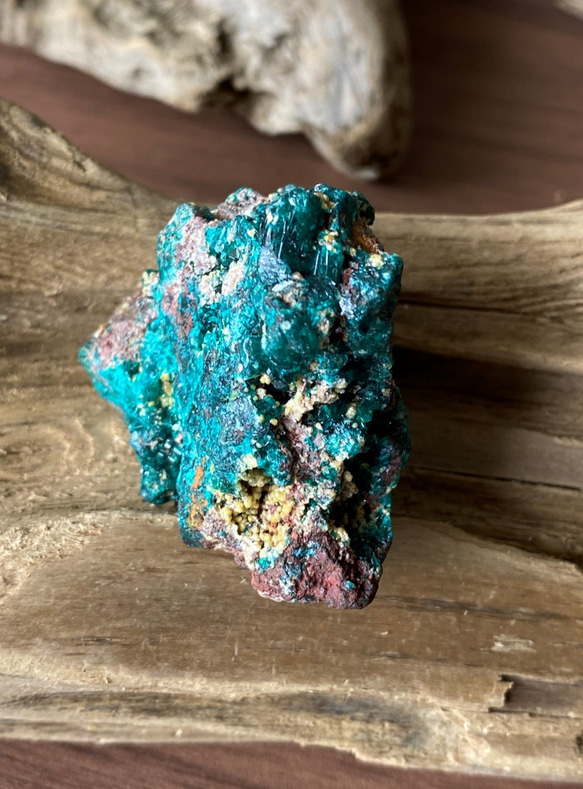 癒しのグリーン ダイオプテーズ 原石 02 Dioptase with Mimetite 天然石 天然色