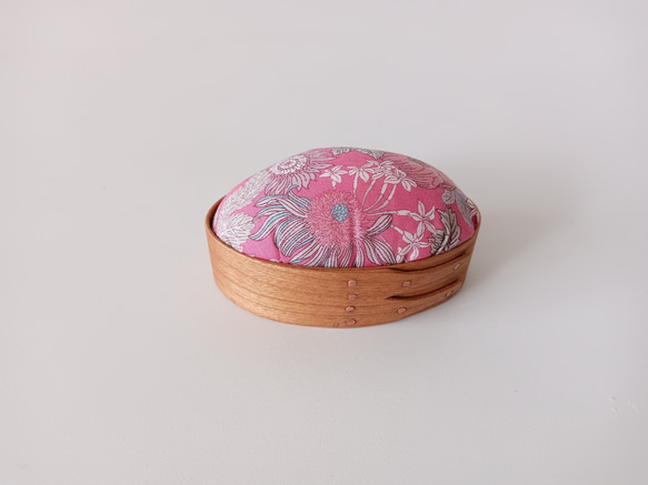 Pincushion 針山　（Shaker Oval Box #0)