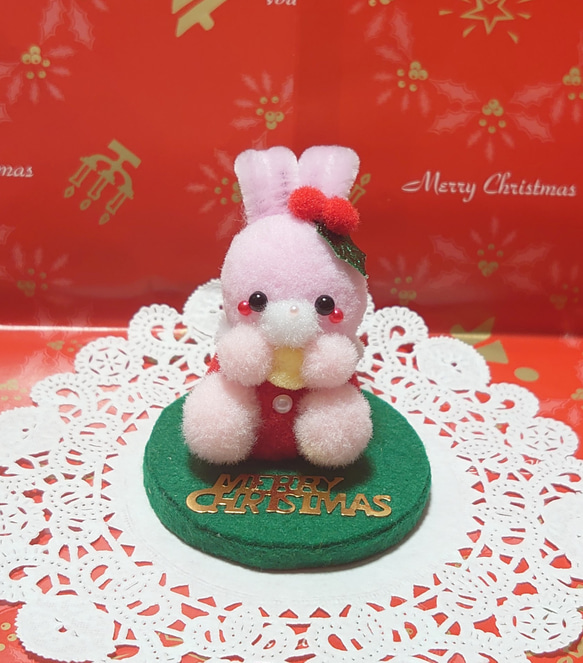 *↟⍋ポンポンXmas⍋↟*カップ入り！クリスマス桃うさちゃん(ᐢ..ᐢ)