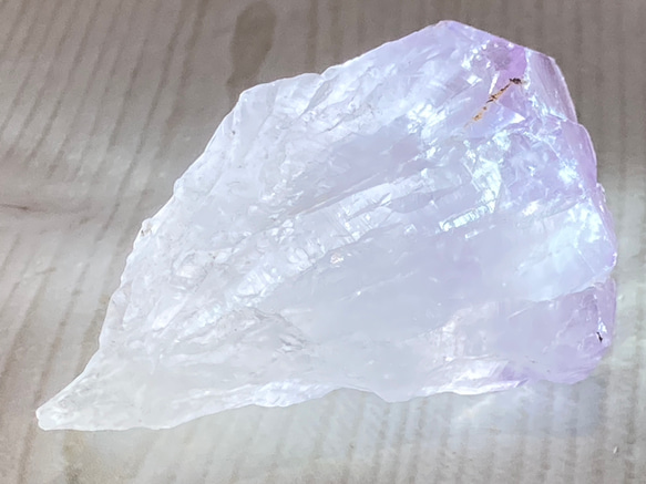 虹入り✨　ラベンダー　アメジスト　結晶　原石