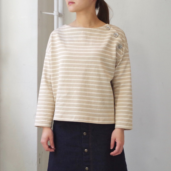 ＜30% OFF＞ラスト１点 ！肩ボタン ボーダーボートネックプルオーバー（beige × off white）