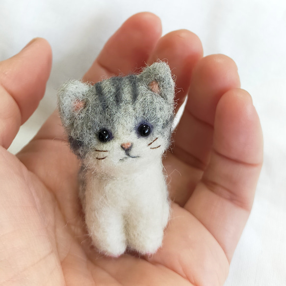 ◾受注制作　羊毛フェルトの小さな子猫(グレーとら猫)　猫グッズ　猫雑貨