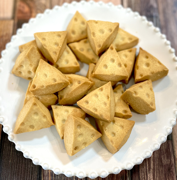 パルミジャーノレジャーノのショートブレッド　チーズクッキー　焼き菓子　おつまみ　発酵バタークッキー