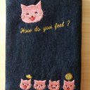 文庫本用・ネコちゃんを刺繍したデニム地のブックカバー