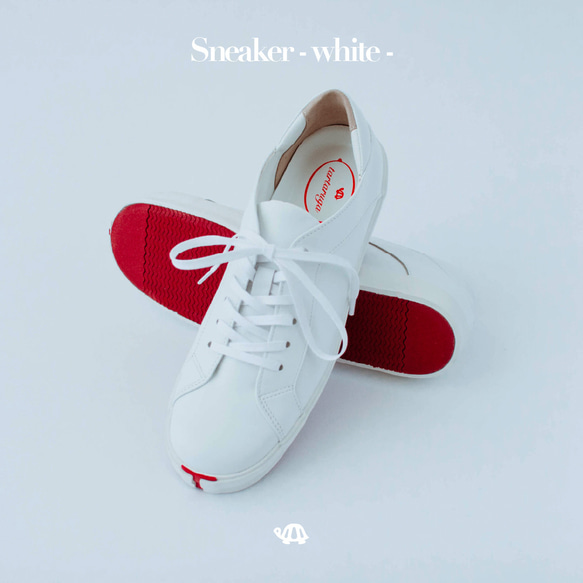 sneaker / white