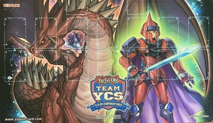 プレイマット『伝説の騎士ヘルモス＆ヘルモスの爪(TEAMYCS)』【-】{-}《プレイマット》