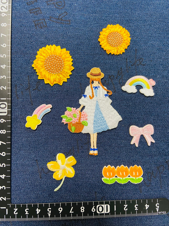 可愛い女の子刺繍アイロンワッペン