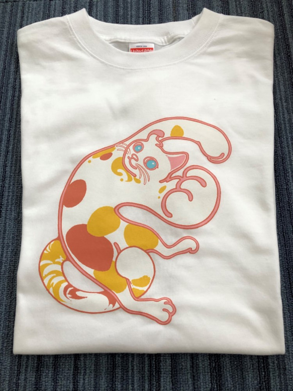 Tシャツ　ネコパンチ　綿１００％　三毛猫