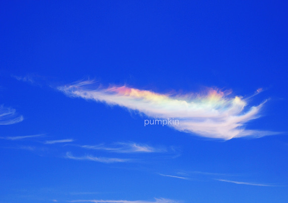 彩雲　PH-A4-0129  雲　鮮やか　七色　虹色　快晴　青空