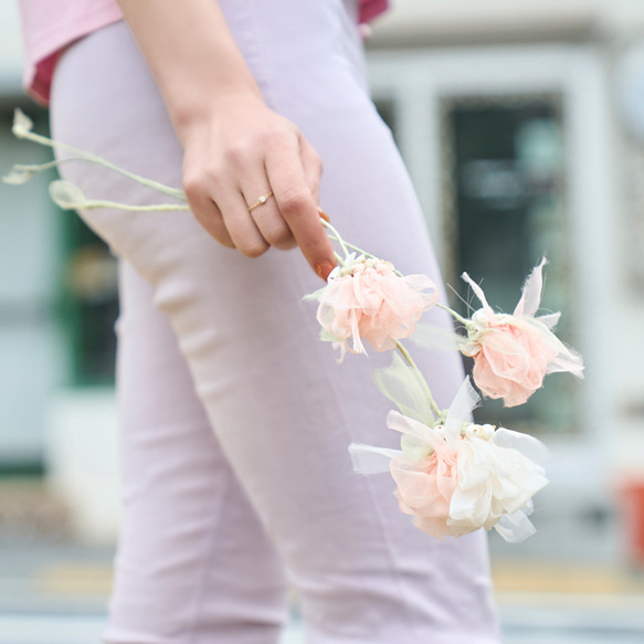 自由に曲げて空間にとける咲き編みの花｜小さい白い花