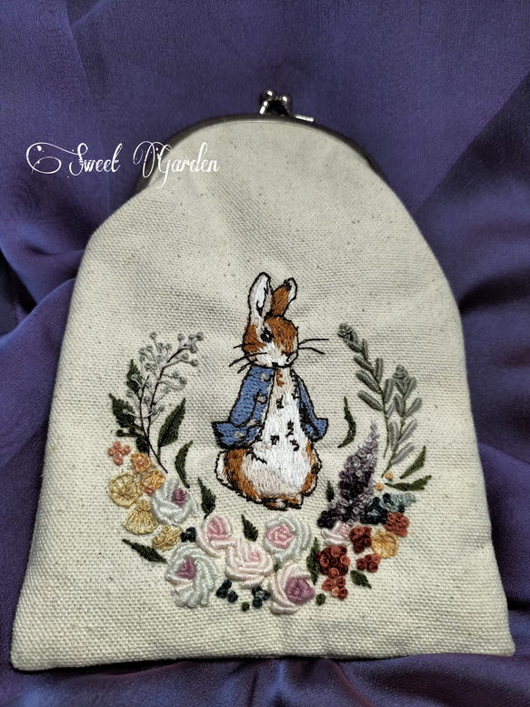 刺繍　うさぎ　ネザーランドドワーフ　ポーチ　ペンケース　メガネケース　貴重品入れ　財布　化粧ポーチ