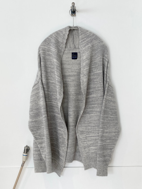 手編み機による Sarah Fox Cosy Cardigan