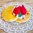 フェイクスイーツ　イチゴとホイップのパンケーキ　おままごと　食品サンプル