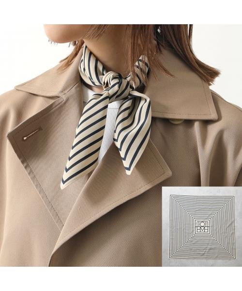 Toteme スカーフ SIGNATURE MONOGRAM SILK 211 852 800