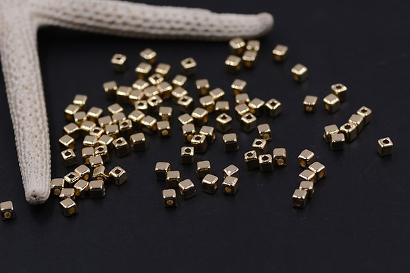 M2710 6g CCBビーズ スクエア 3×3mm ゴールド 3X【2g】