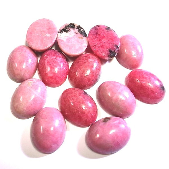 【掘り出し物サイズ】天然石 ルース 卸売　ロードナイト（rhodonite）　オーバルカボション　13x17mm