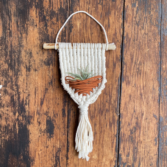 macramé wall hanging