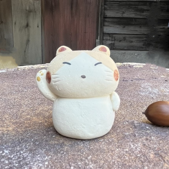 招きねこ　右（茶トラ）　Ｏ-425-A　陶製/Lucky cat/招財貓/Glückliche Katze/भाग्य