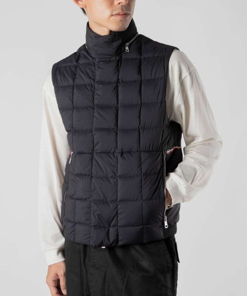 モンクレール MONCLER THAR GILET 1A523 00 C0506 ダウンベスト メンズ アウター ジレ ロゴ 防寒着 ギフト プレゼント 軽量