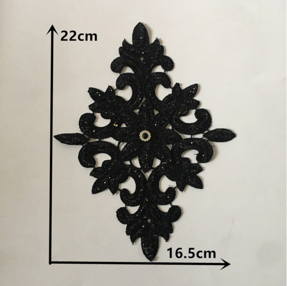 豪華ラインストーンシルバーモチーフ　22cm*16.3cm シルバー 未使用