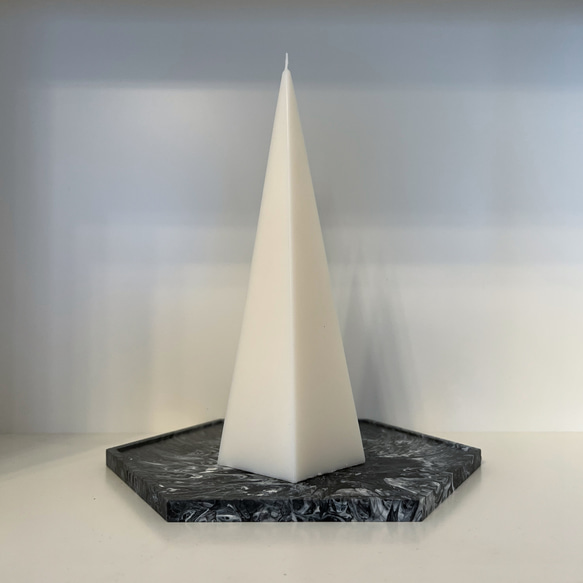 #20 four-sided pyramid candle