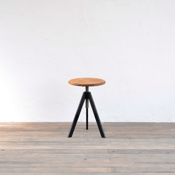 TRIPOD STOOL – LOW / PINE